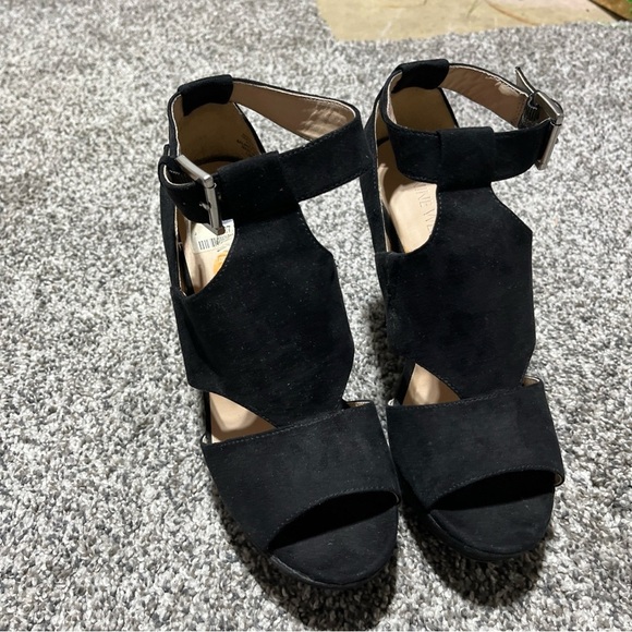 NINE WEST  SIZE 7 BLACK FAUX SUEDE OPEN TOE WEDGES PLATFORM SHOES- See Note - Picture 2 of 12